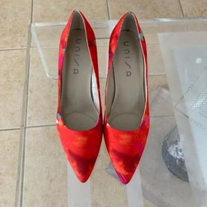 Unisa heels 2in